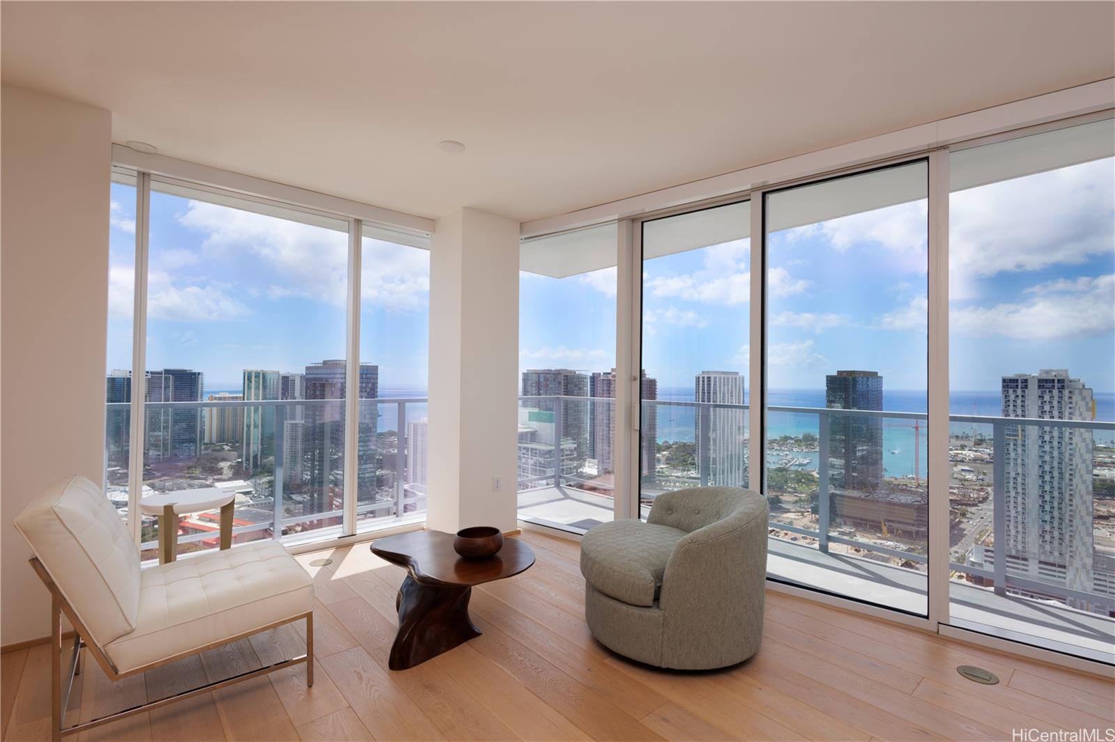 888 Kapiolani Boulevard 4305/4303