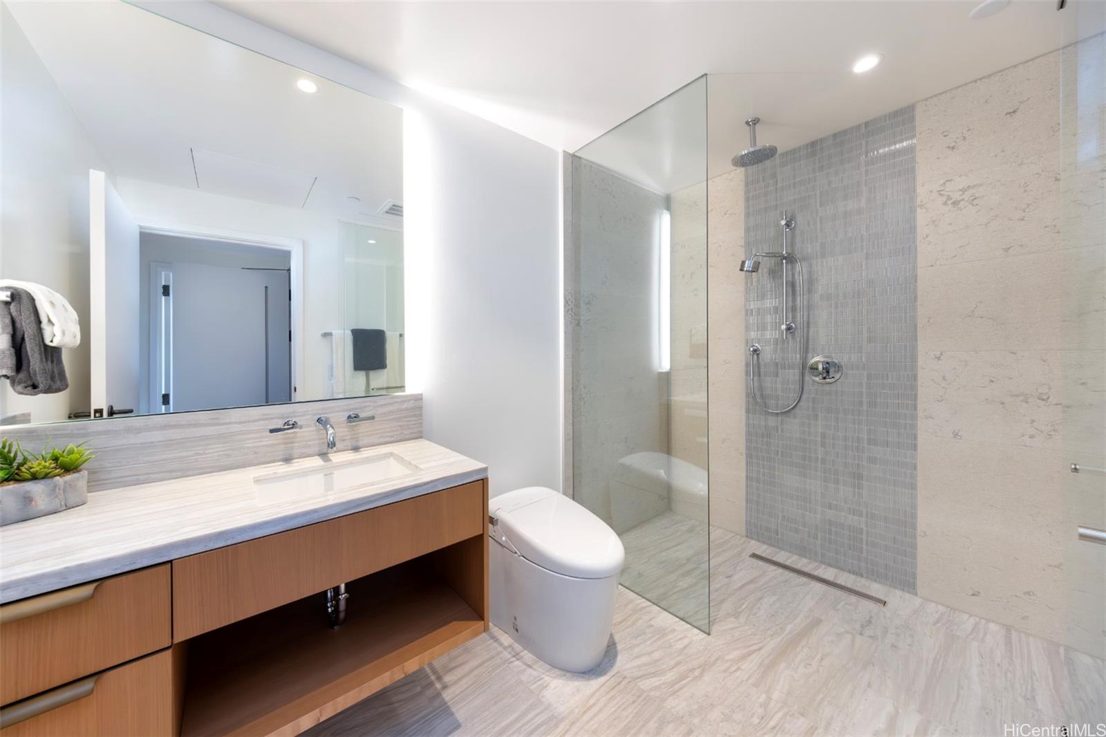 1100 Ala Moana Boulevard  Unit 903