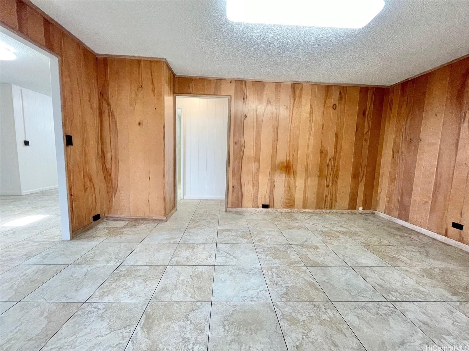 Photo 5 of 24
