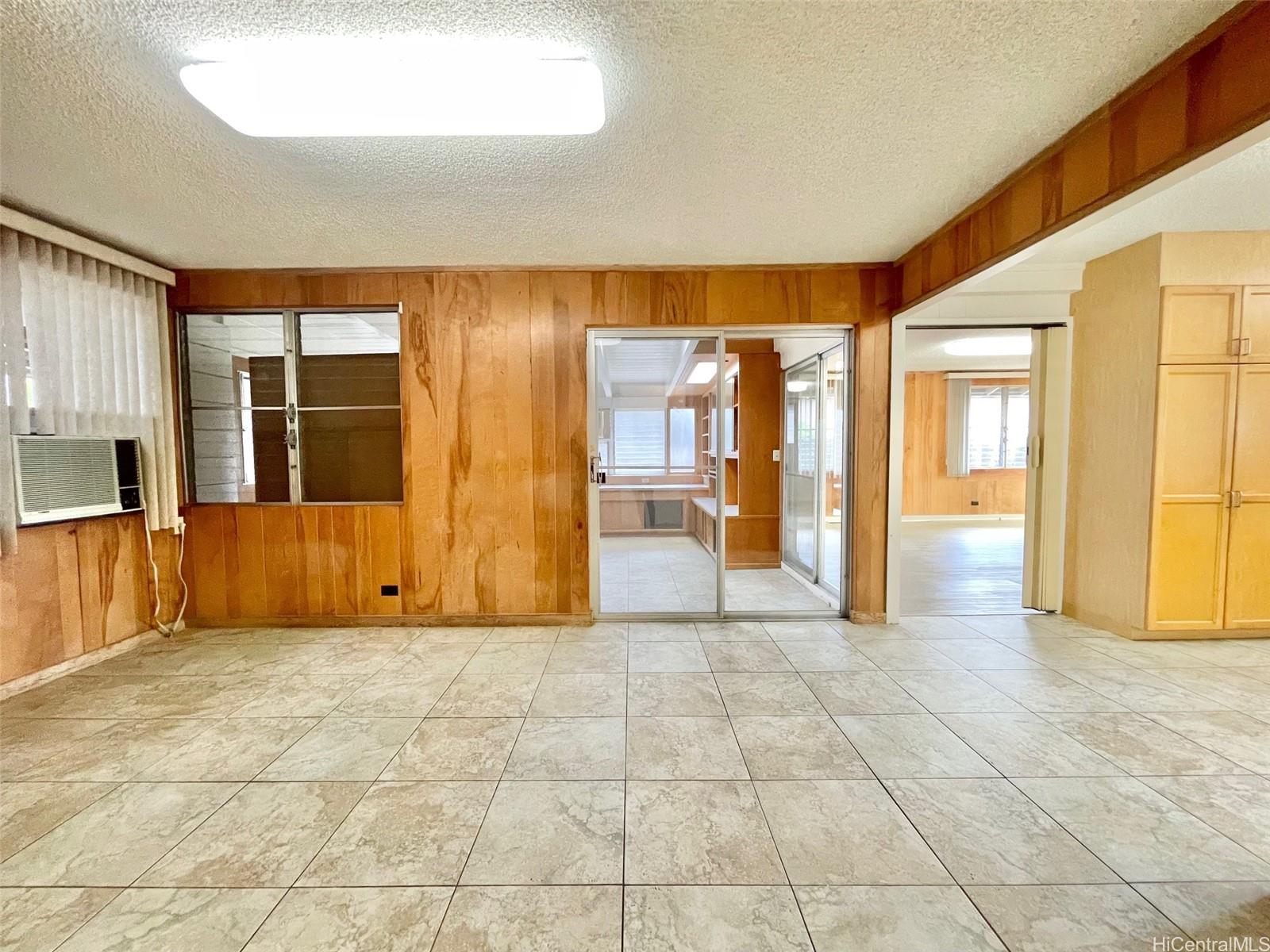 Photo 6 of 24