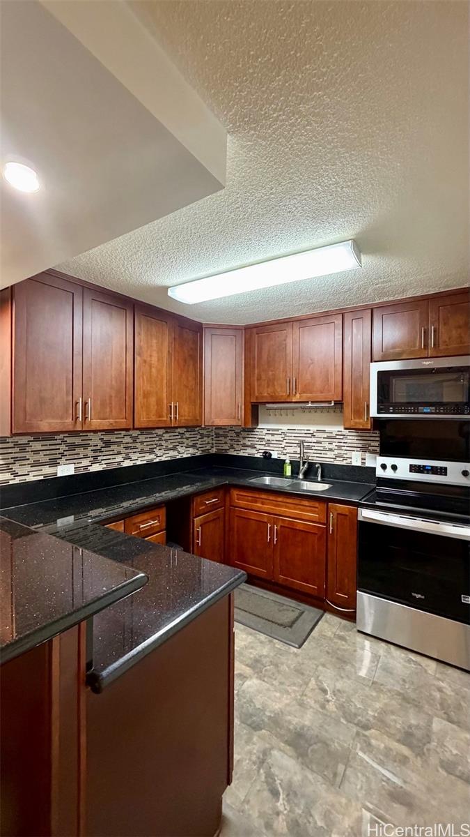 94-99 Waipahu Street A308
