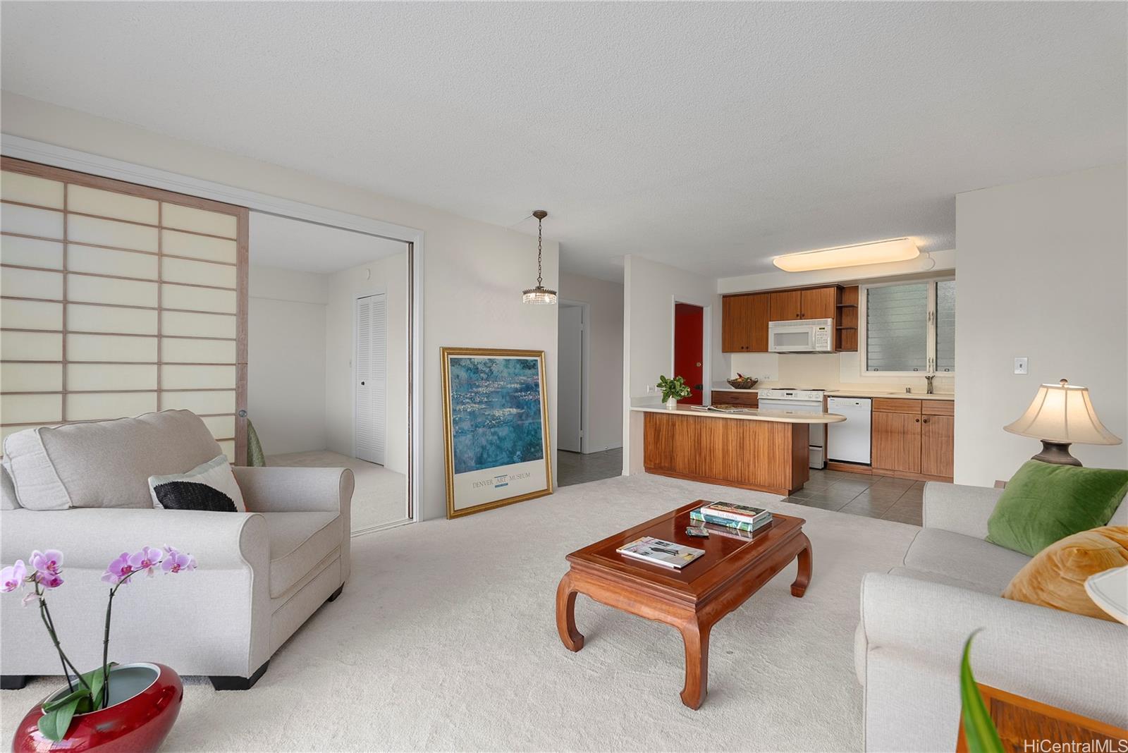 Photo 4 of 25