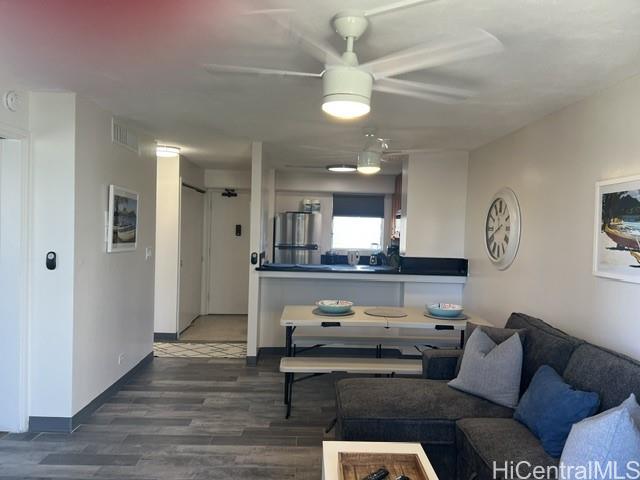 Photo 11 of 20