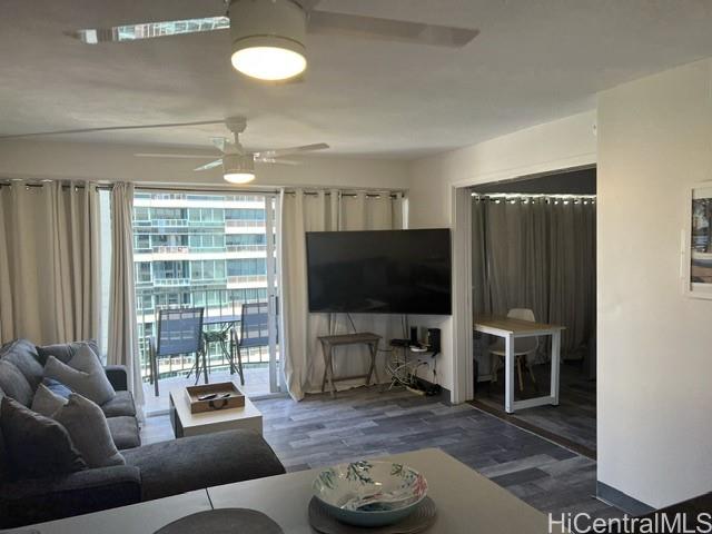 Photo 3 of 20
