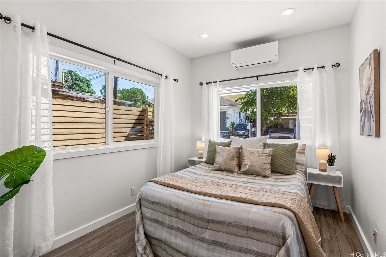 642 N Vineyard Boulevard  Unit E
