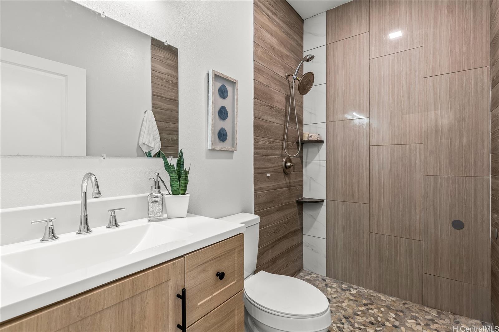 642 N Vineyard Boulevard  Unit E