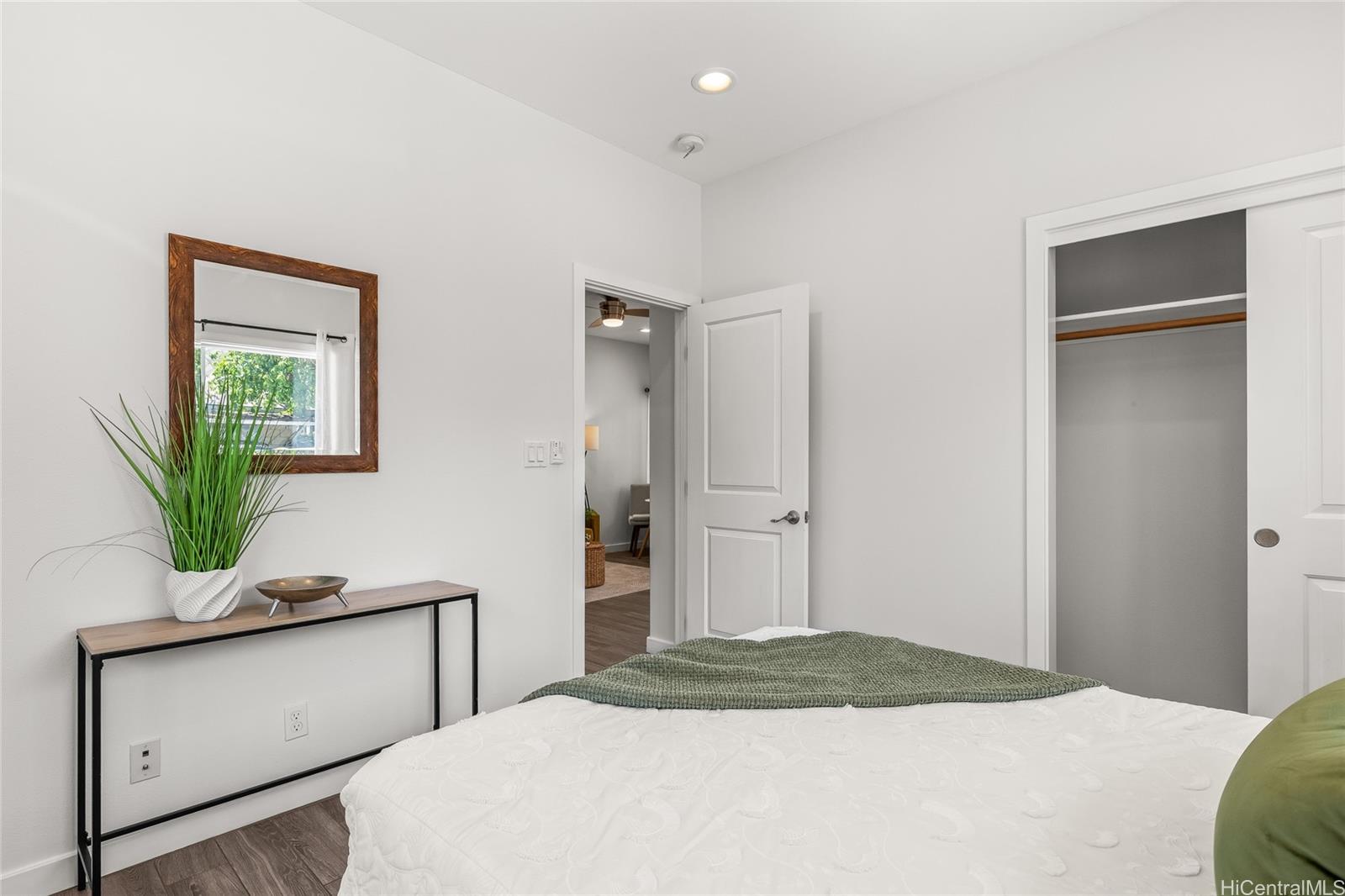 642 N Vineyard Boulevard  Unit E