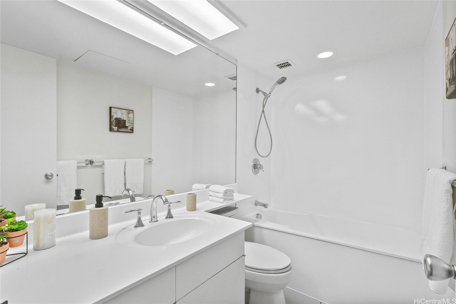 1860 Ala Moana Boulevard  Unit 1102