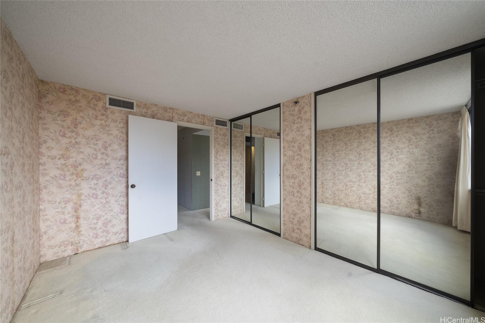 2232 Kapiolani Boulevard  Unit 404