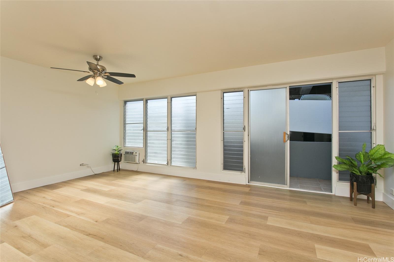 909 University Avenue 211
