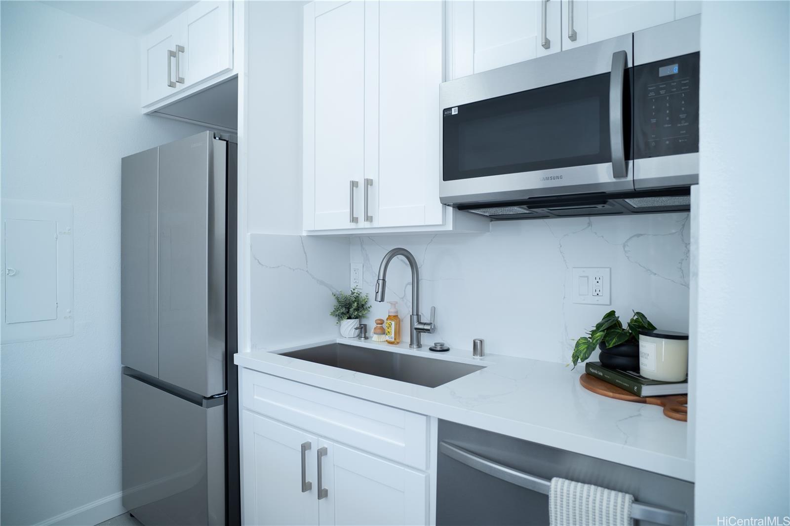 84-707 Kiana Place  Unit 106B
