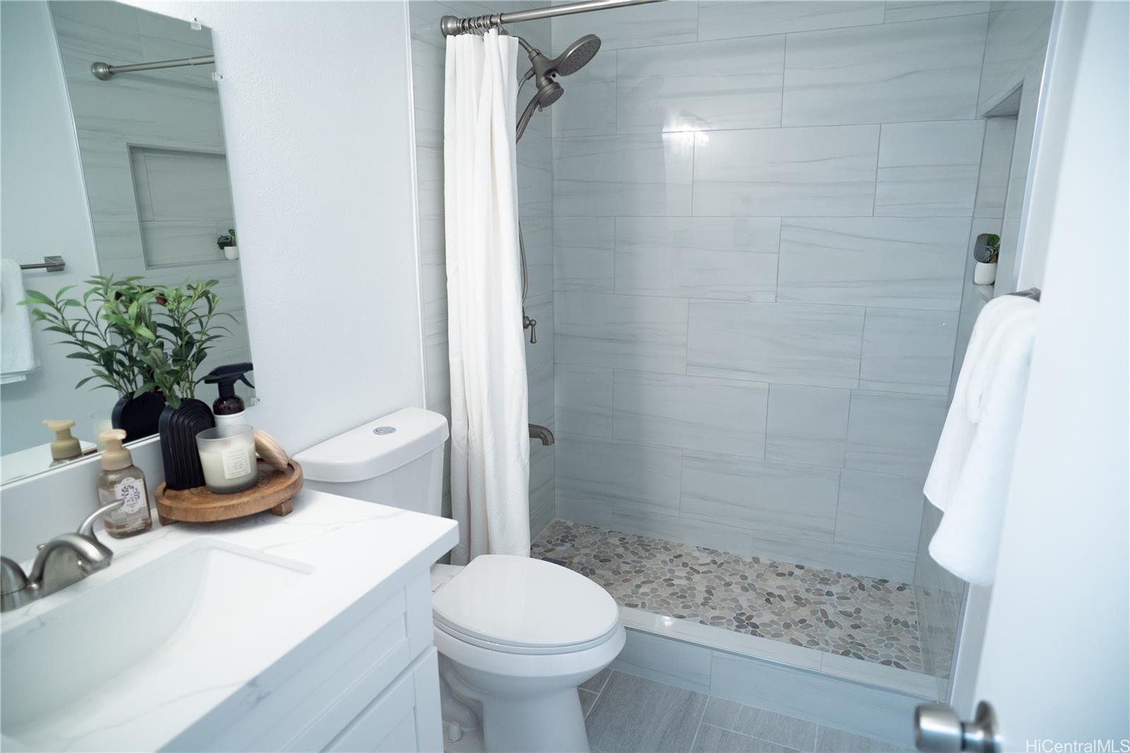 84-707 Kiana Place  Unit 106B