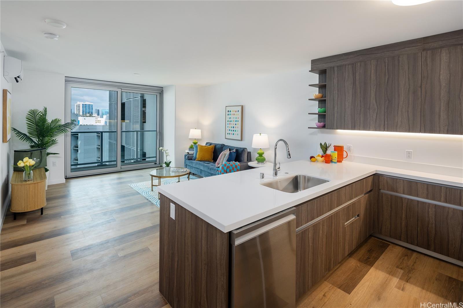 1500 Rycroft Street  Unit 1100R