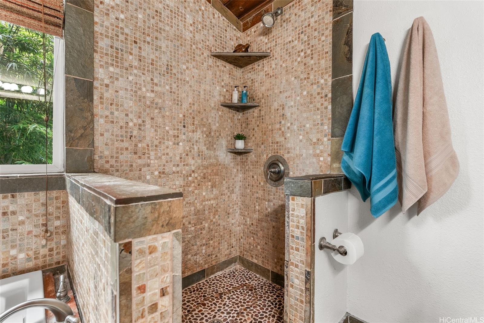 Photo 13 of 25