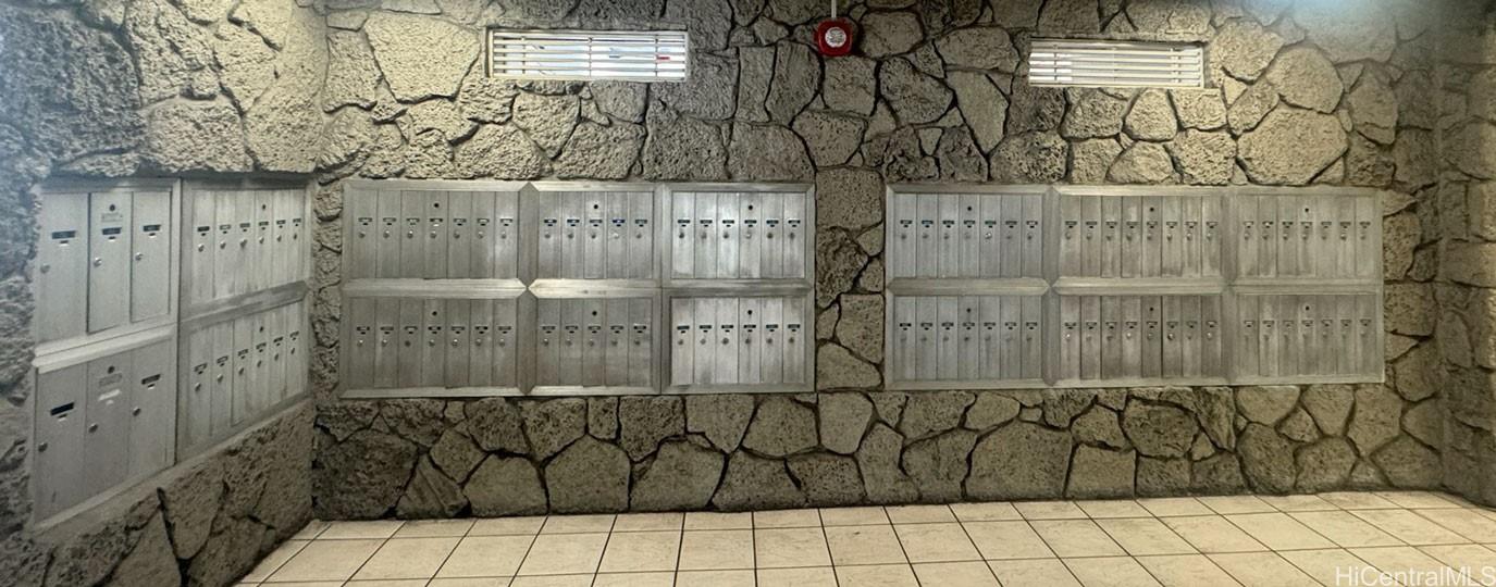 Photo 4 of 6
