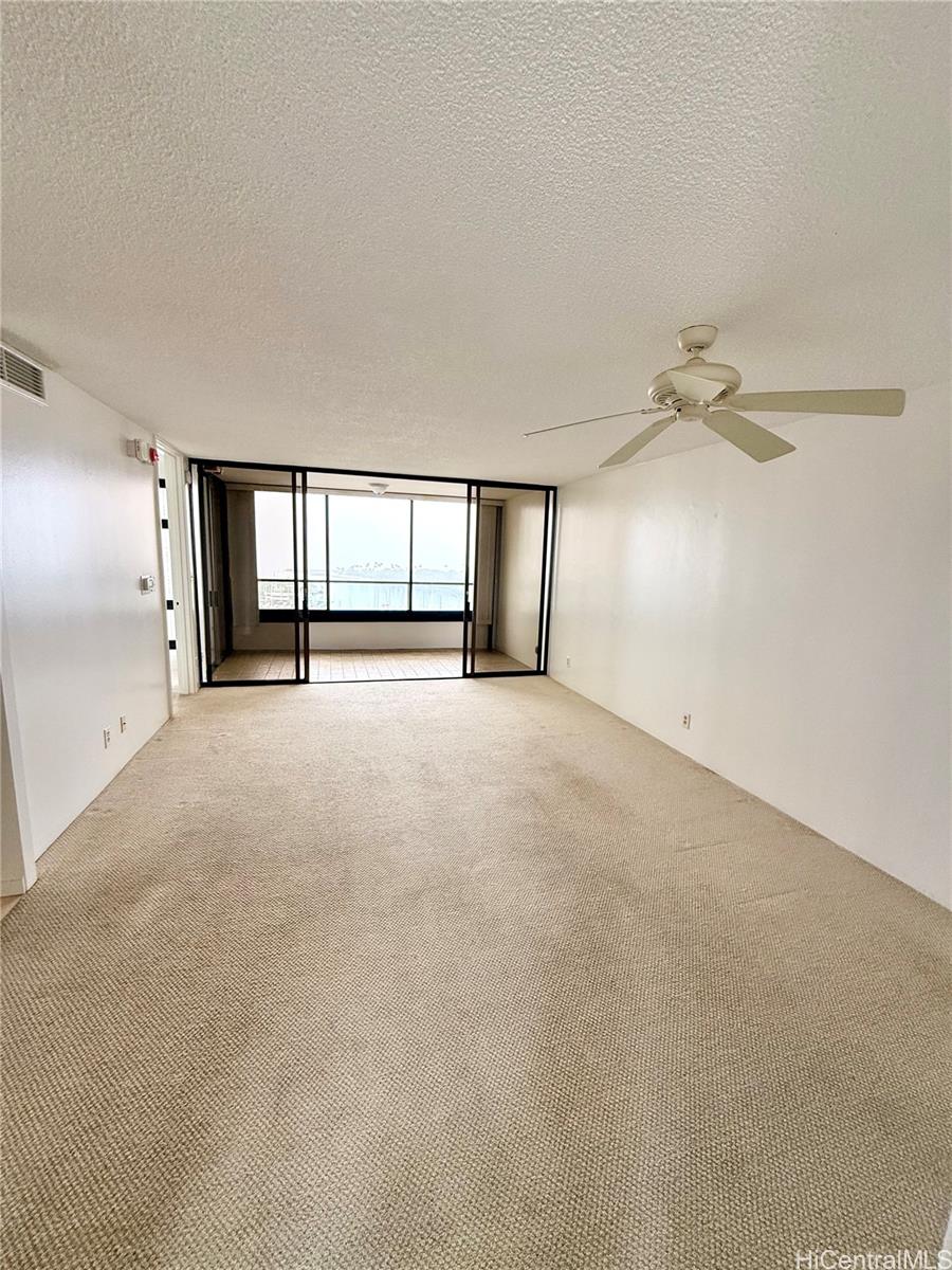 Photo 4 of 20
