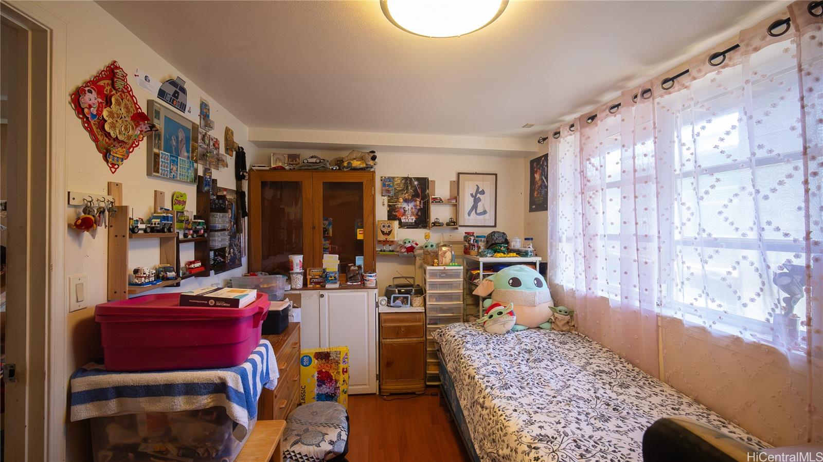 Photo 23 of 25