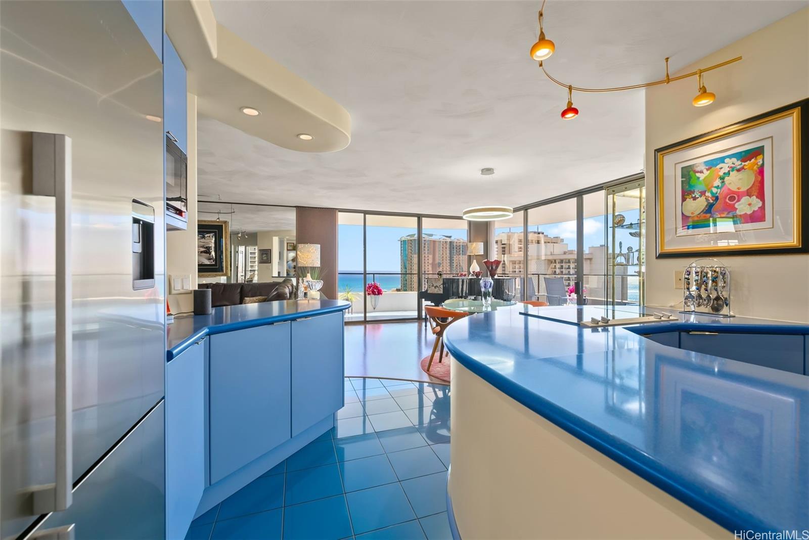 Photo 10 of 18