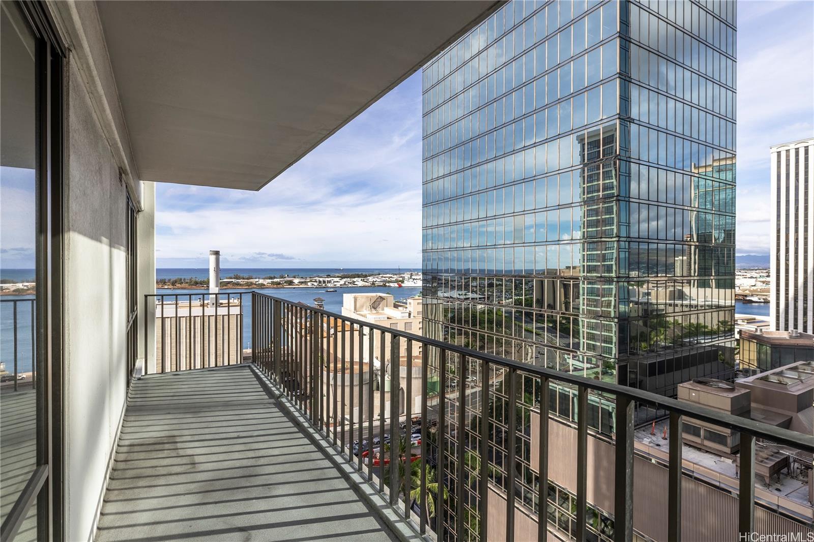 225 Queen Street 16A