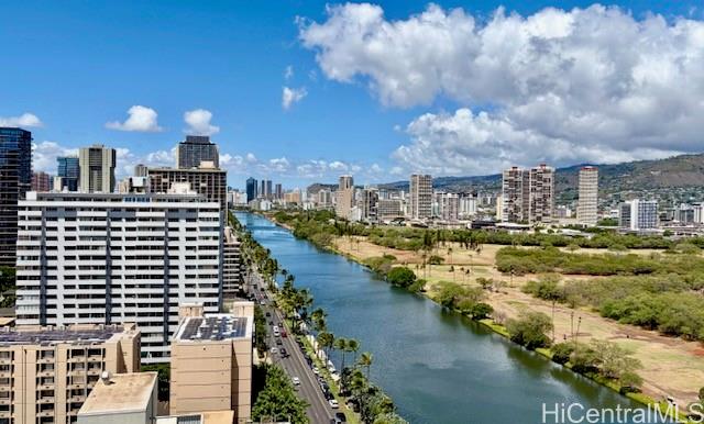 320 Liliuokalani Avenue 2205