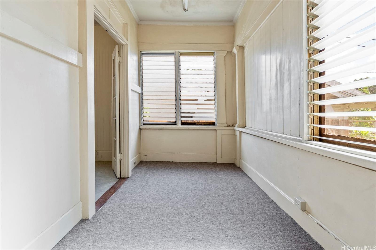 Photo 9 of 25