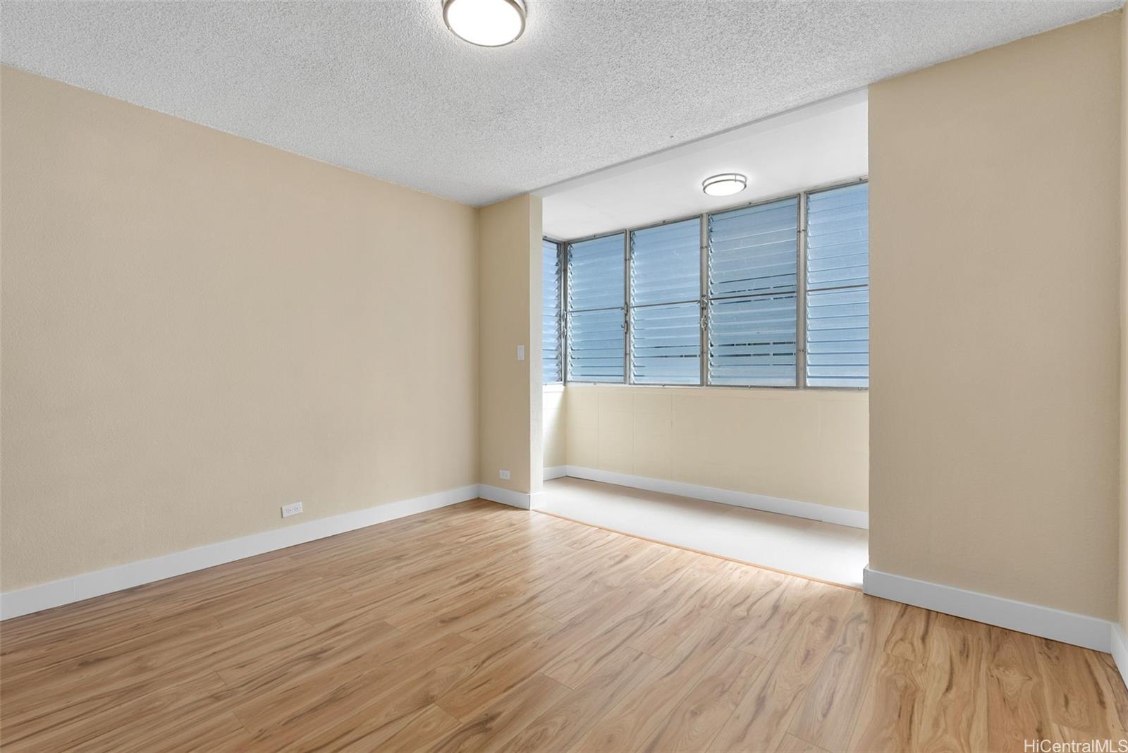 Photo 6 of 23