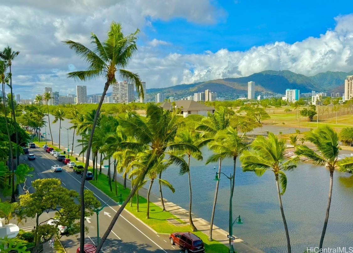 2611 Ala Wai Boulevard  Unit 706