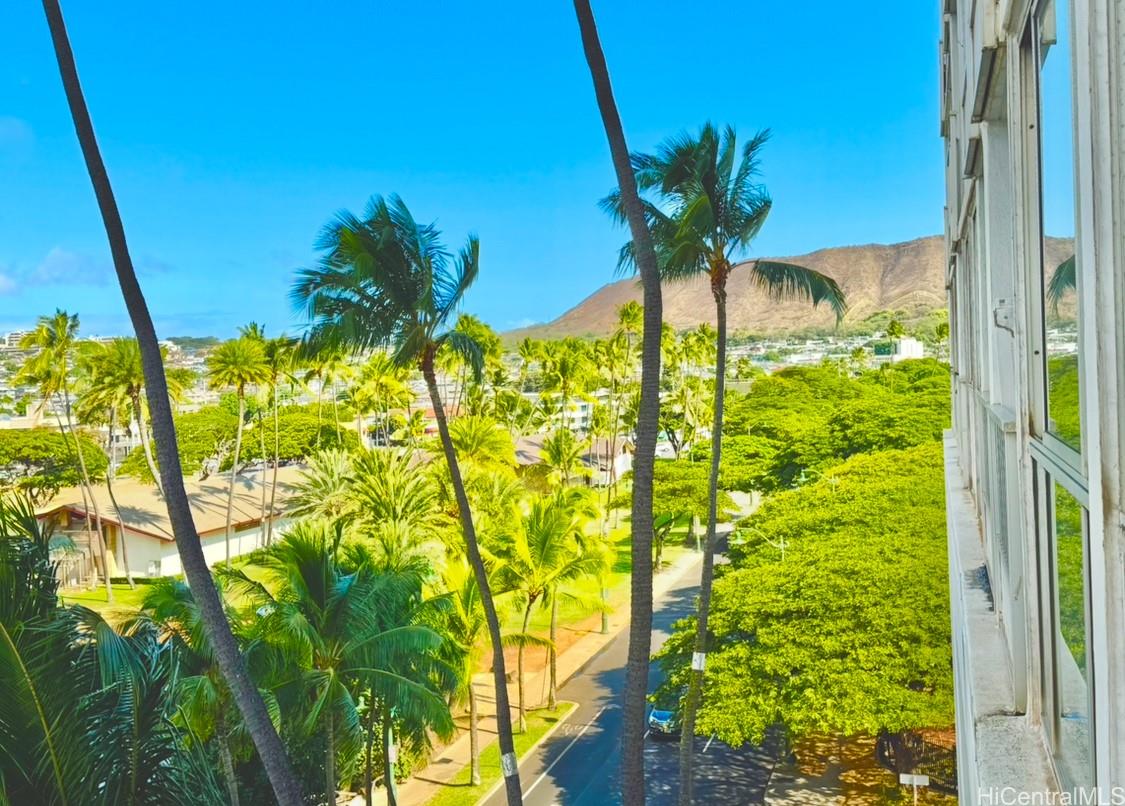 2611 Ala Wai Boulevard  Unit 706