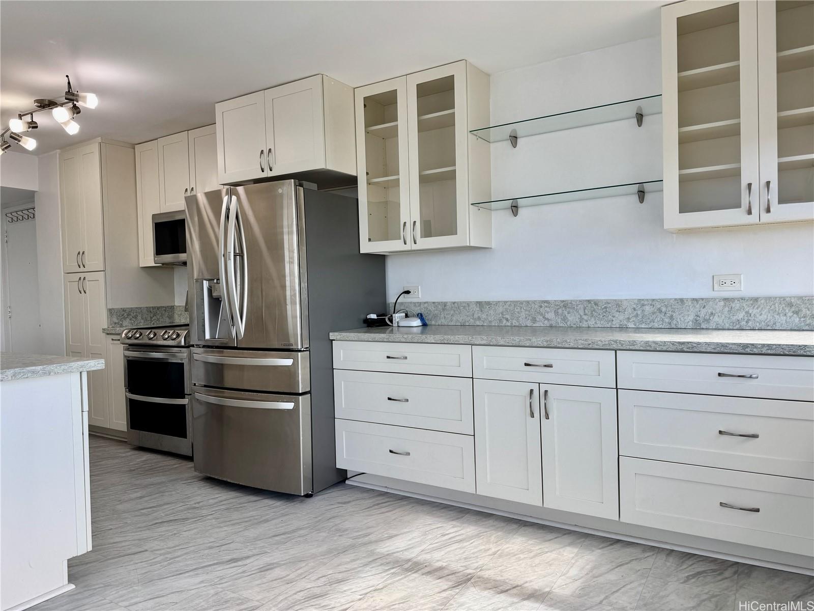 2825 S King Street 2401