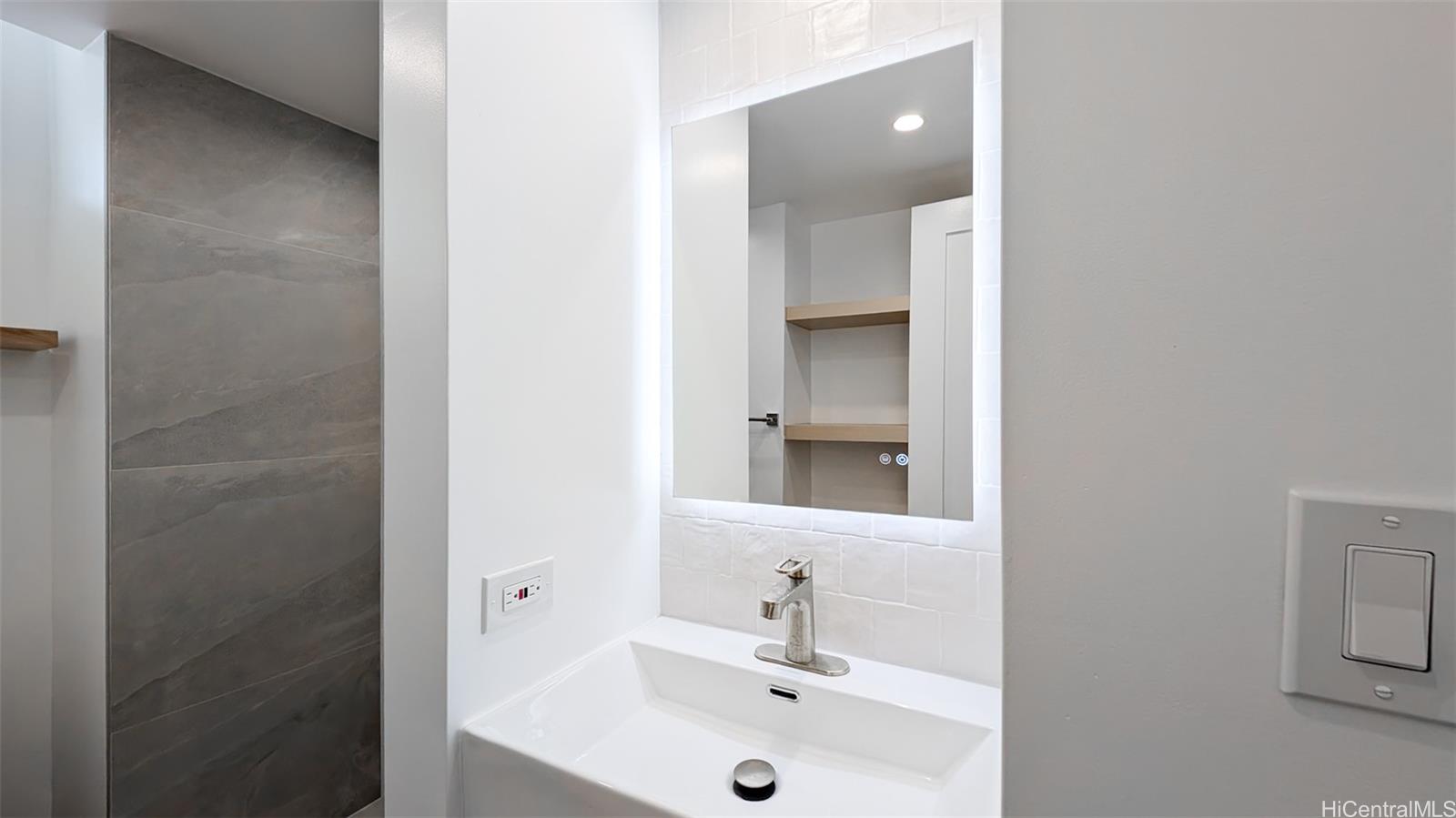 1716 Keeaumoku Street  Unit 501