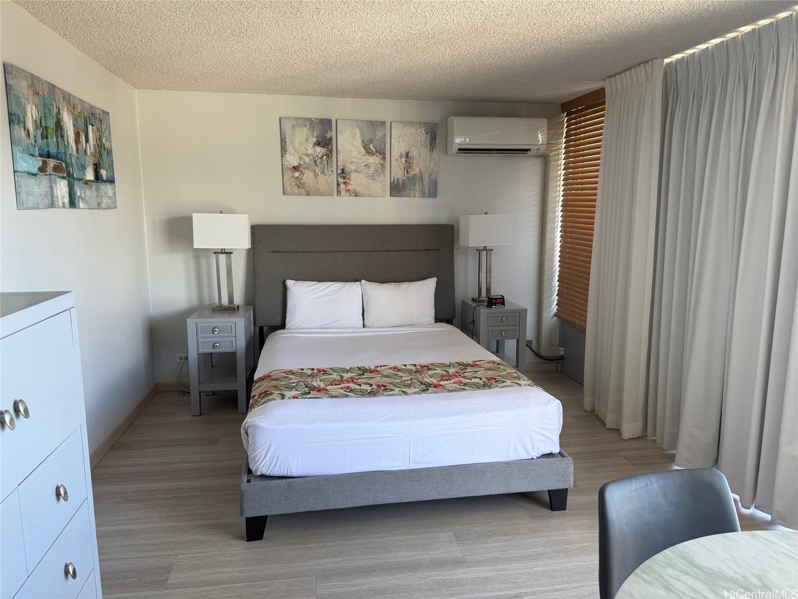 2427 Kuhio Avenue 2805