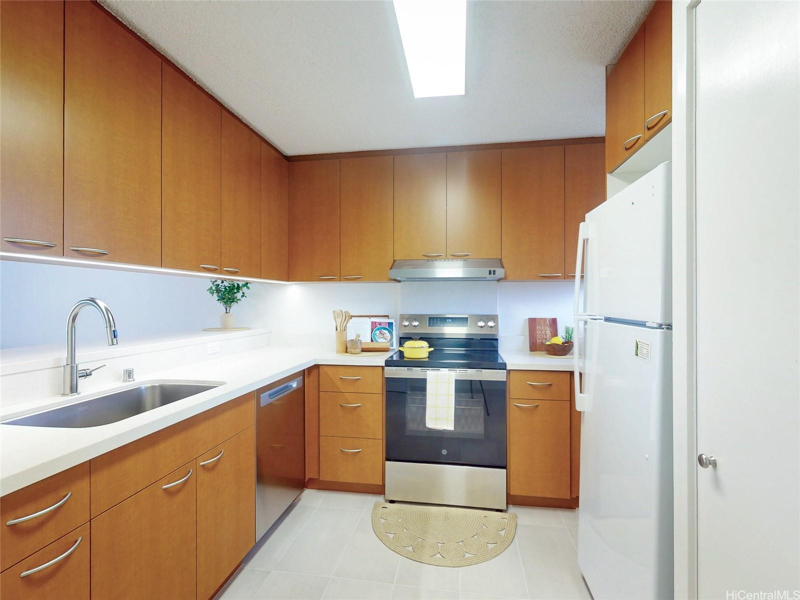 Photo 5 of 16