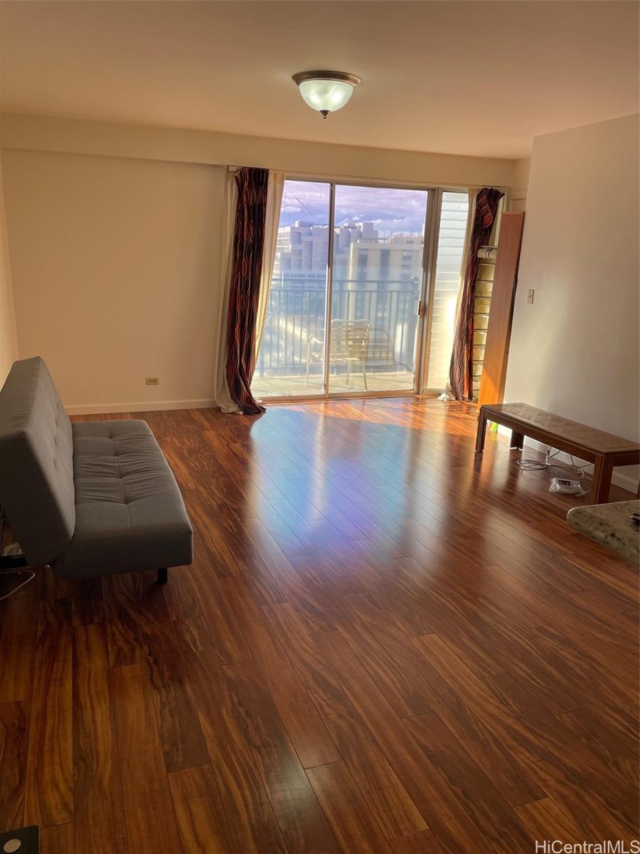 Photo 4 of 22