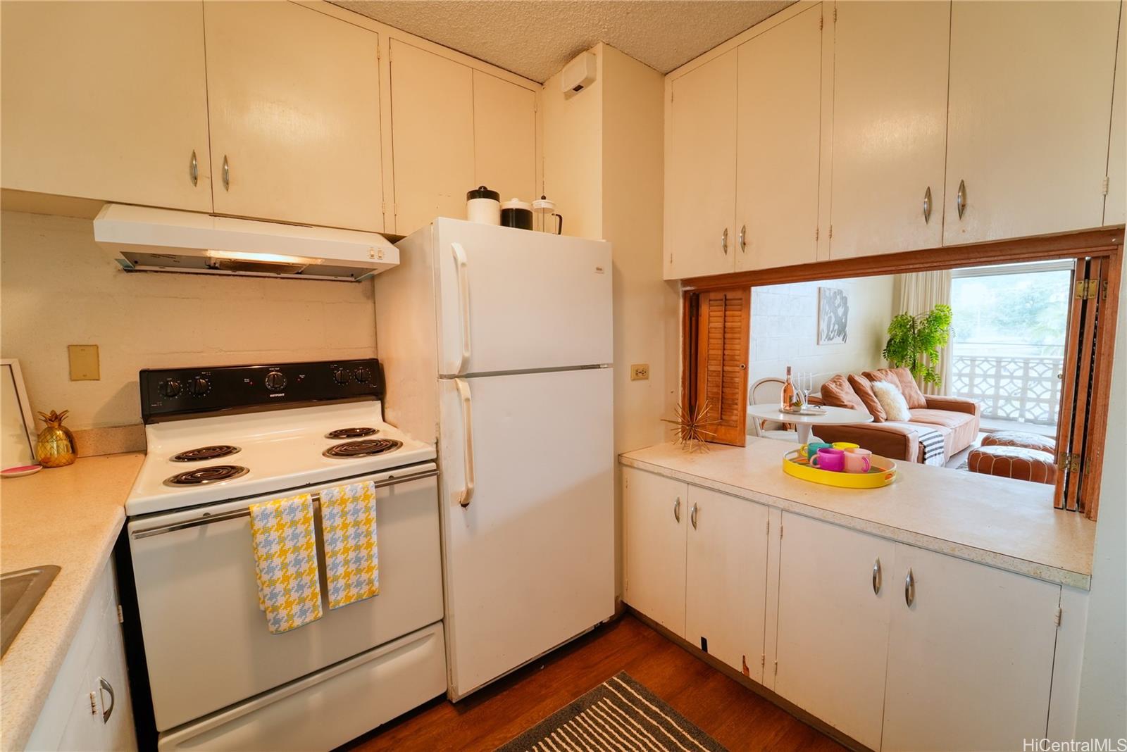 1323 Makiki Street A301