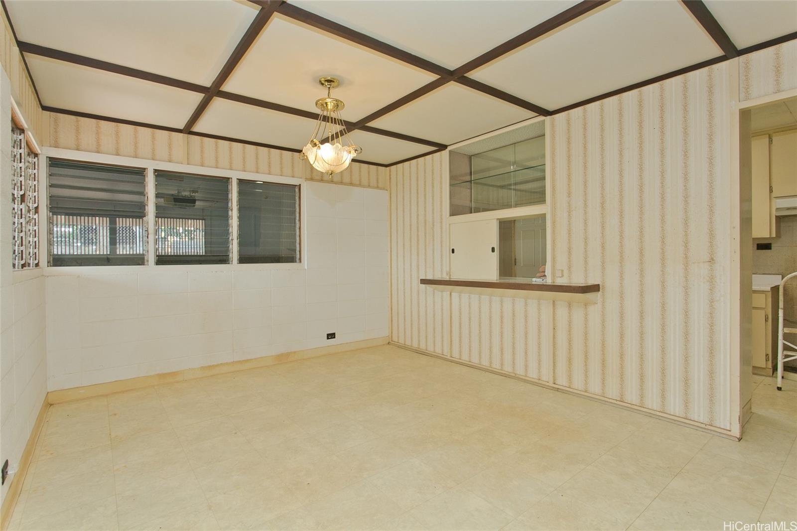 Photo 8 of 19