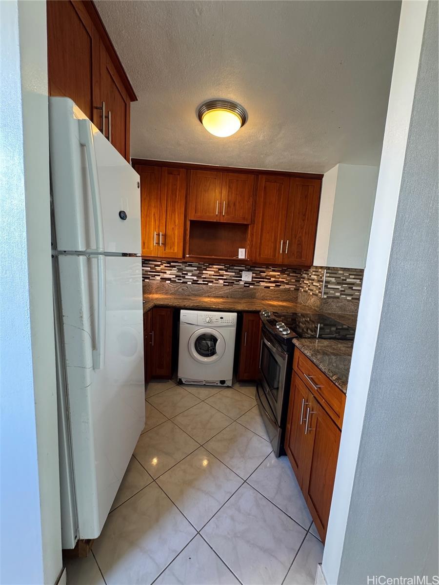 Photo 14 of 25
