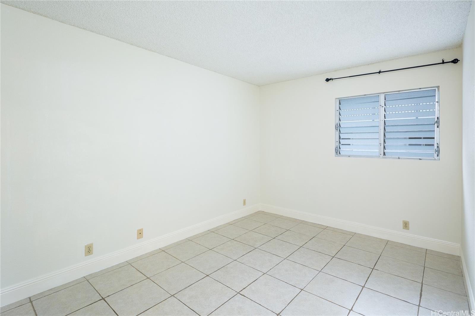 Photo 18 of 21