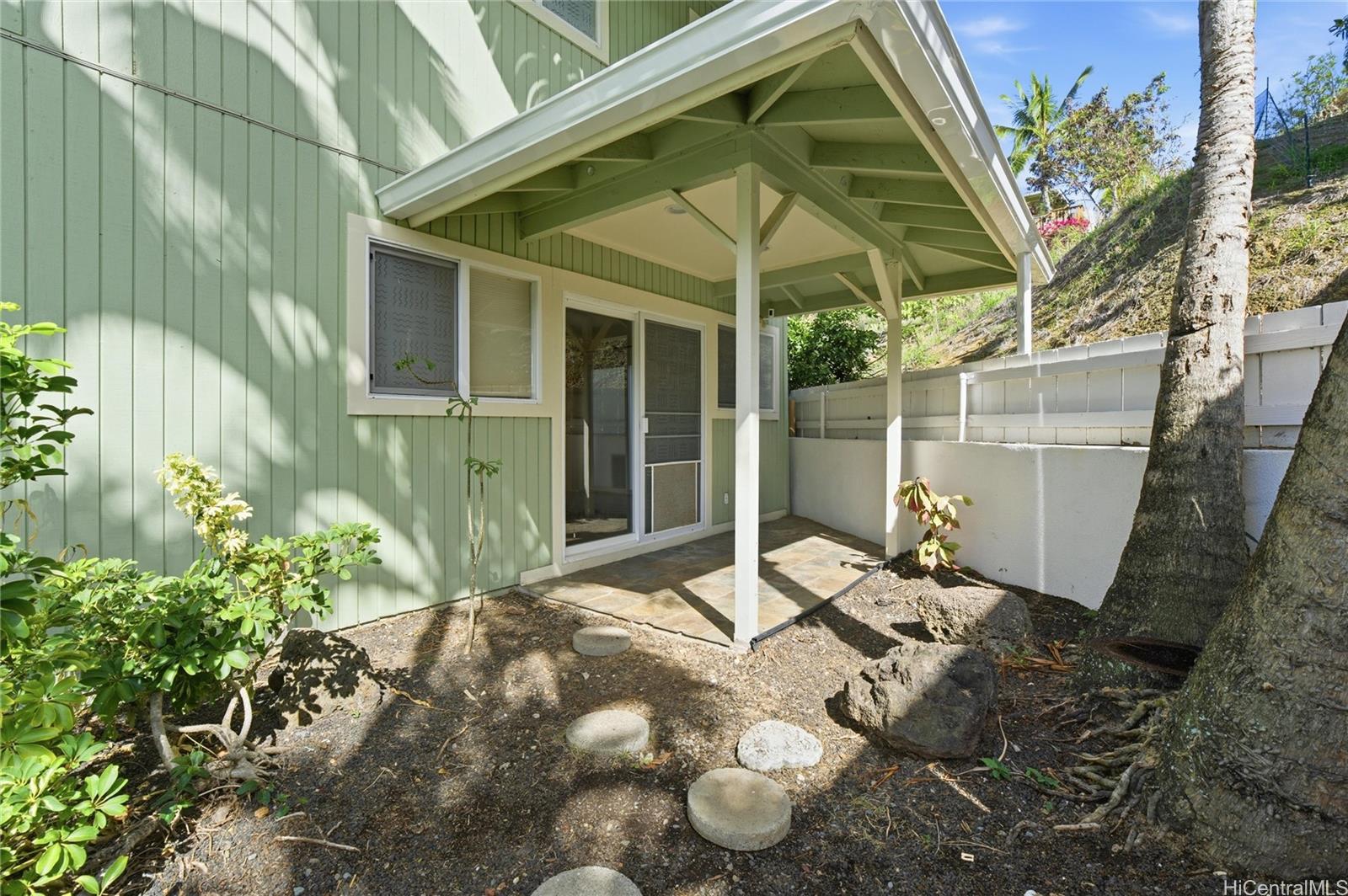 1386 Nanialii Street