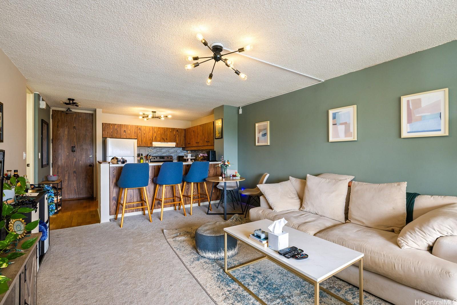 1717 Mott Smith Drive 2606