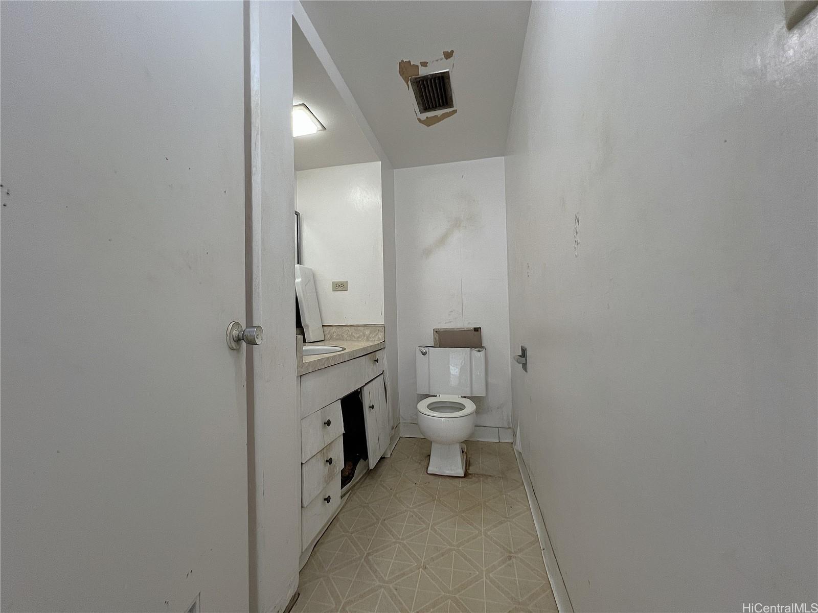 Photo 22 of 25