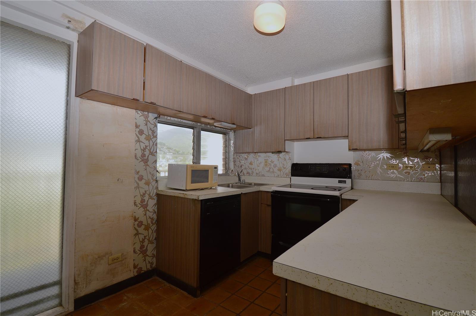 Photo 6 of 25