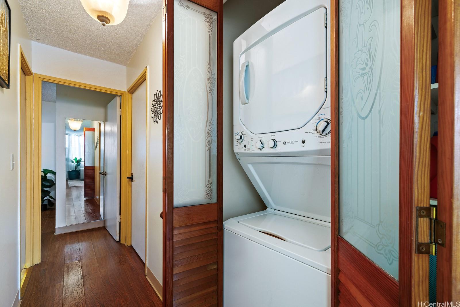 Photo 11 of 19