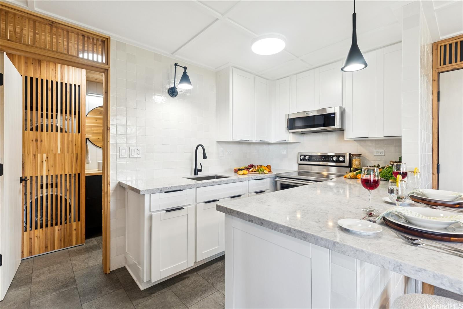 2740 Kuilei Street 602