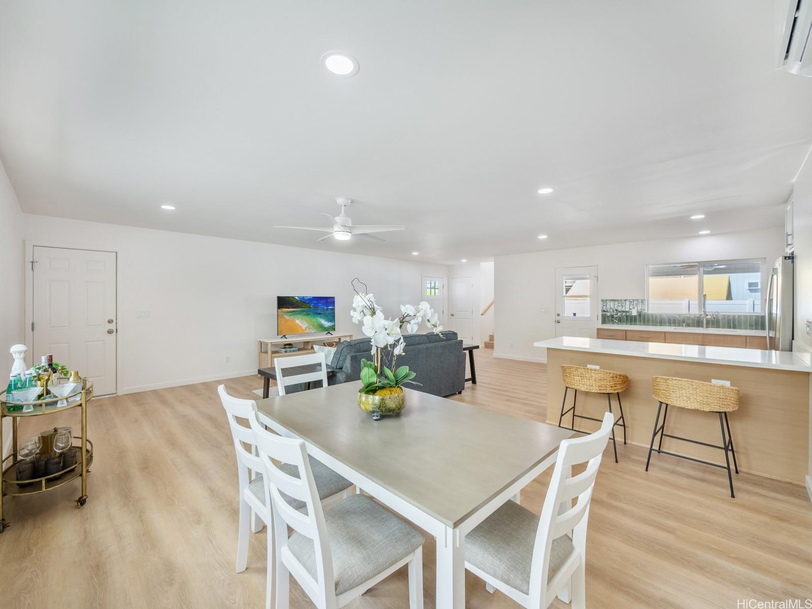 Photo 15 of 25