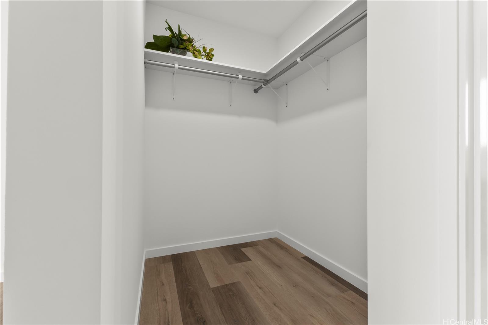 1515 Liona Street  Unit 3700