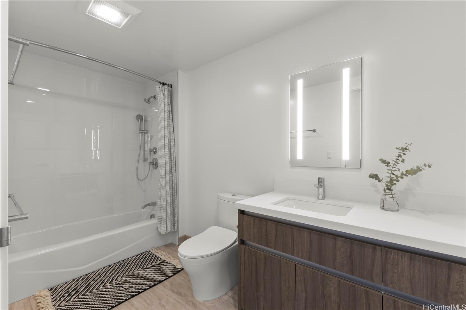 1515 Liona Street  Unit 3700