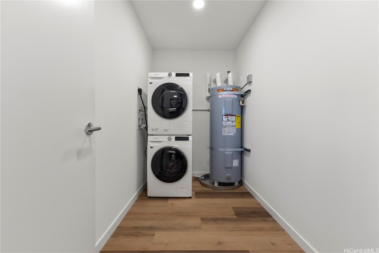 1515 Liona Street  Unit 3700