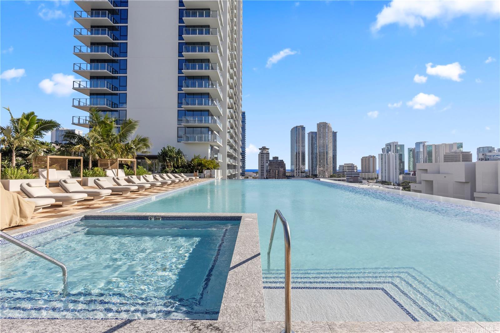 1515 Liona Street  Unit 3700