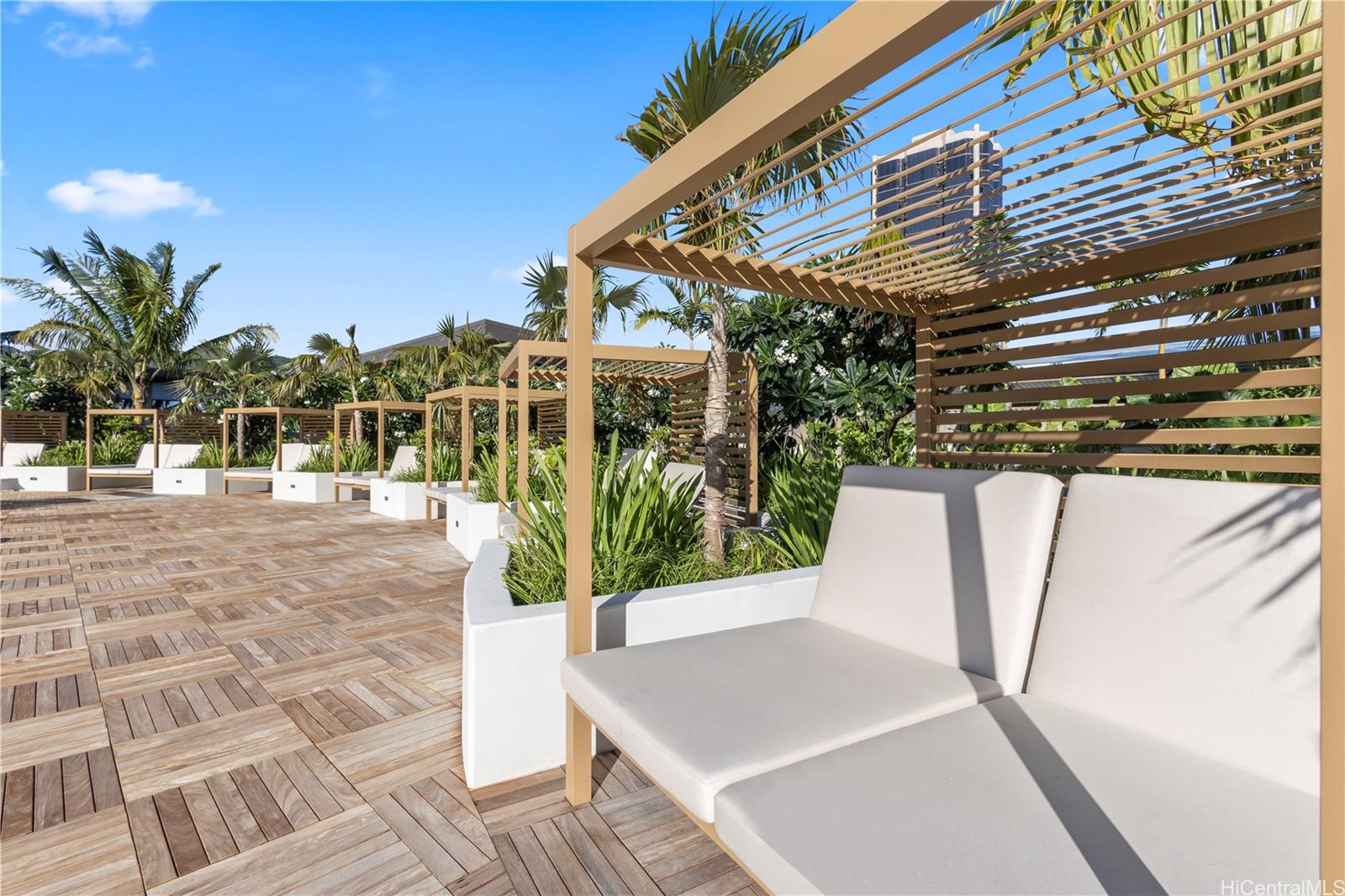 1515 Liona Street  Unit 3700