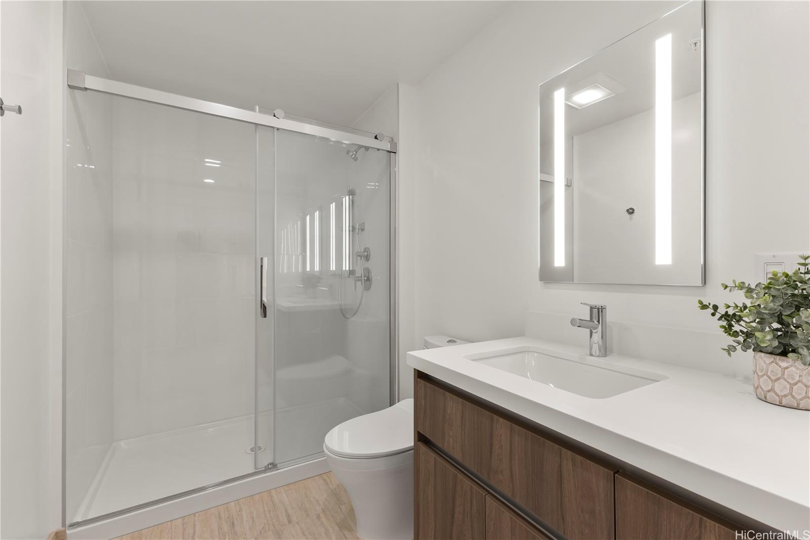 1515 Liona Street  Unit 3700